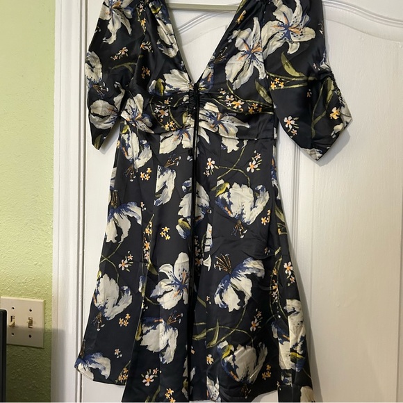Cinq Á Sept Anders Dress size 4, new without tags - Picture 7 of 16